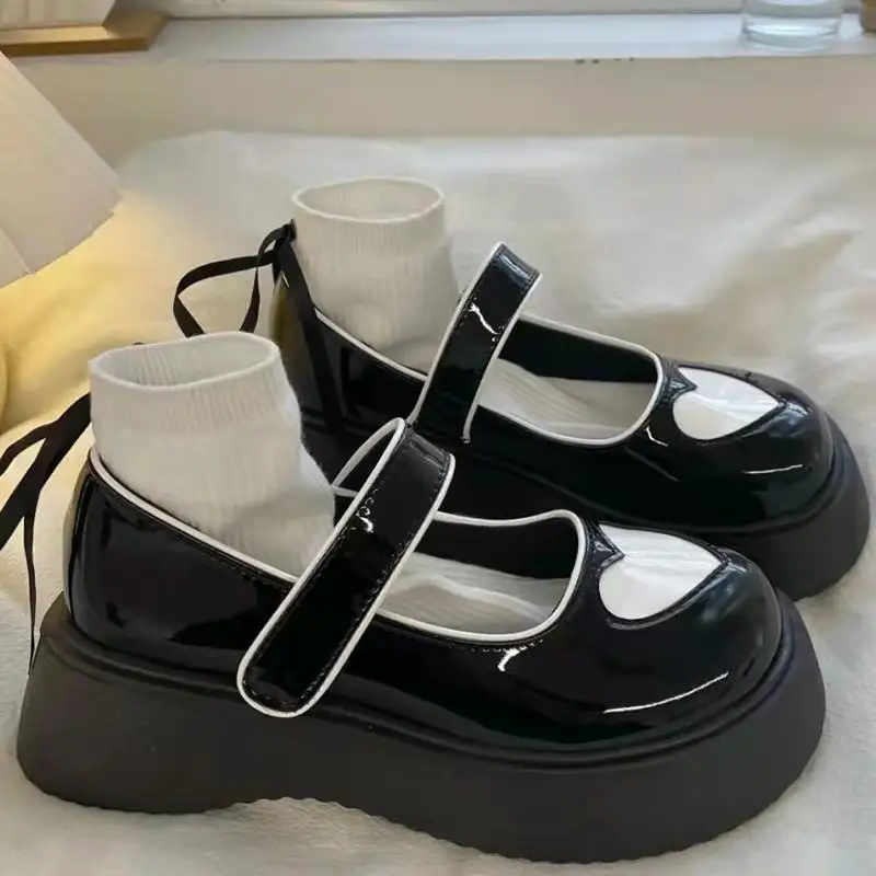 Vintage Lolita Shoes Japanese Style Thick Sole Mary Janes Women Shoes 2022 Autumn Fashion Students Heart-shaped Ladies Footwear