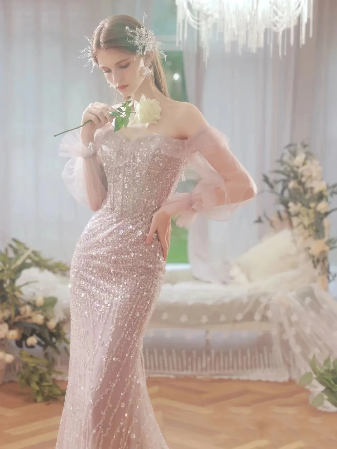 

Индивидуальное розовое платье на одно плечо с блестками, роскошная Высококачественная Привлекательная модель ежегодного подиума