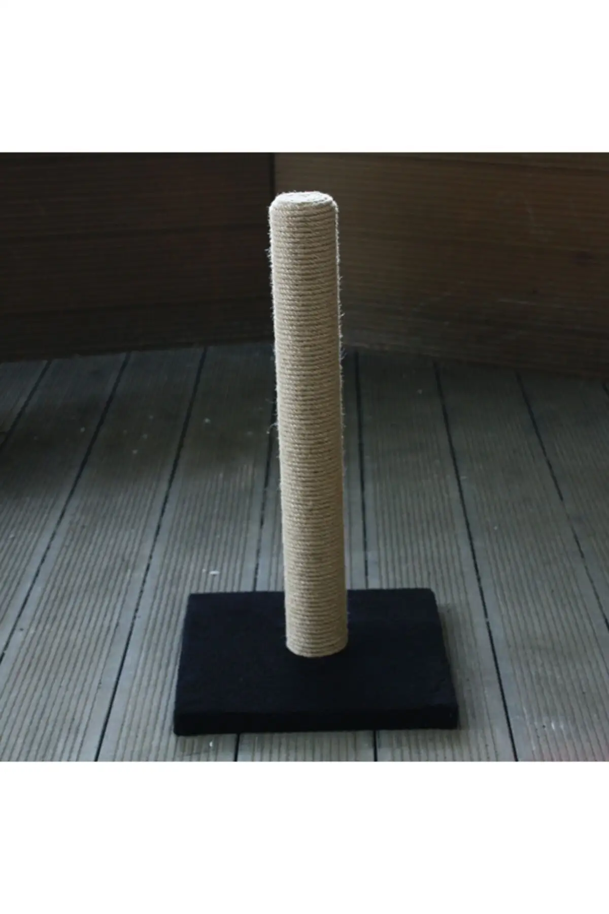 

Черная вертикальная напольная царапина 30x30x50 см