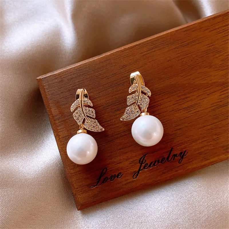 

New Fashion Korean Elegant Drop Earring For Women Girls Luxury Leaf Earrings Imitation Pearl Jewelry Girl's Party Gifts