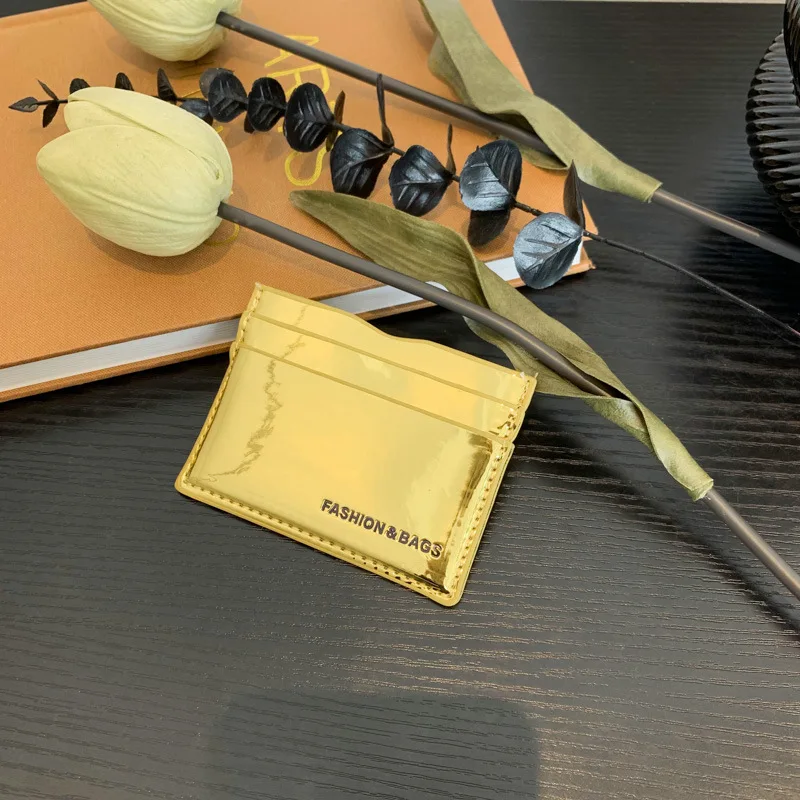 Мини-клатчи глянцевые