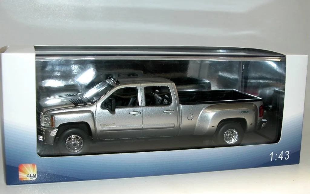 

GLM 1 43 Heavy Duty Pickup Truck Model Silverado 3500HD 4x4