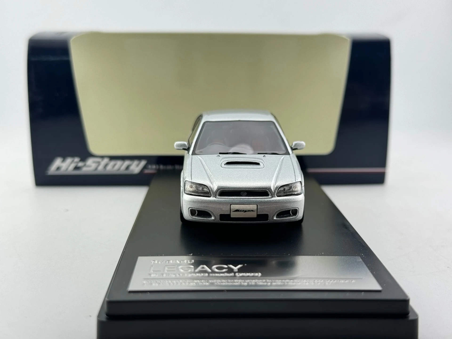 Фото Модель автомобиля Subaru Legacy из смолы, масштаб 1/43, с эффектом взрыва окон, Hi Story №3