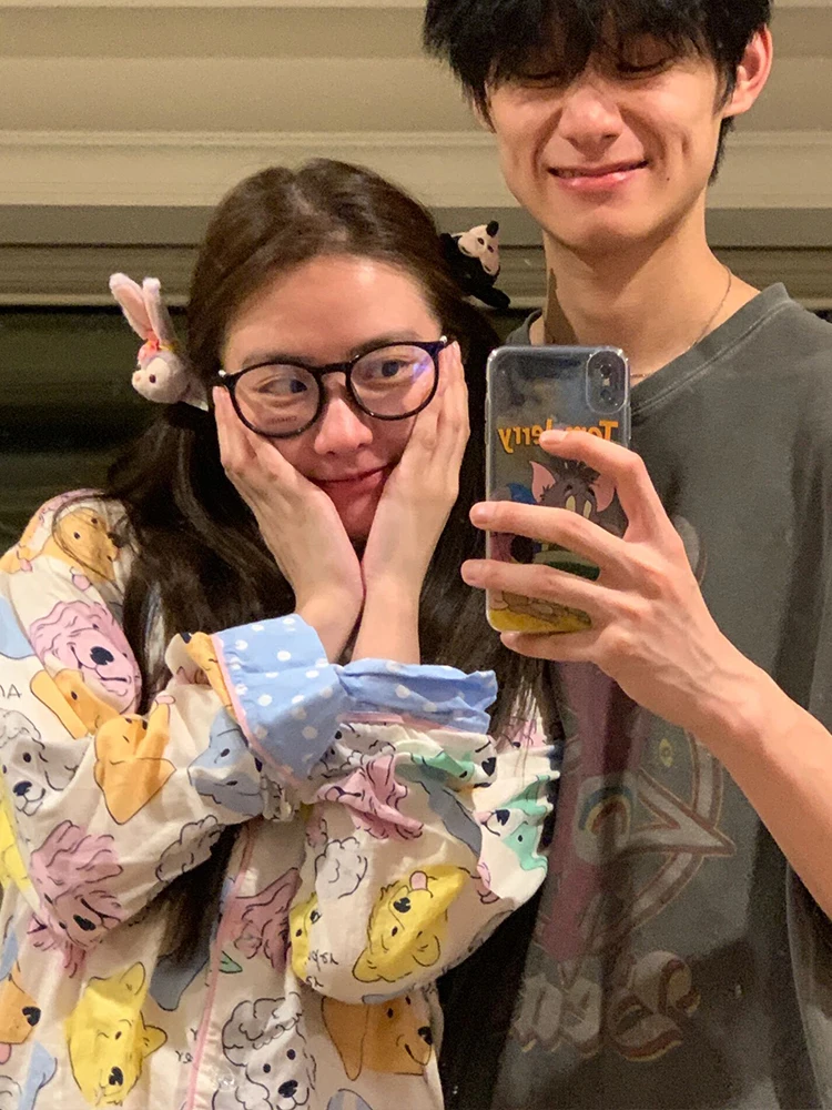 Интернет-знаменитости модный дизайн пижамы с длинными рукавами и мультяшным