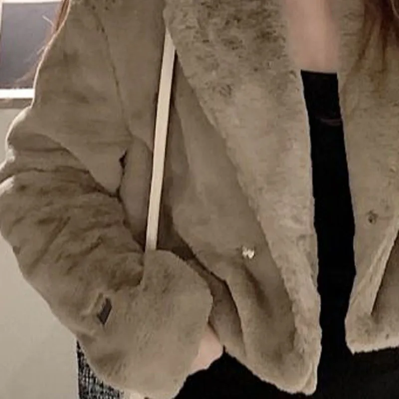 Parkas Women Outdoors Short Coats Jackets 2022 Winter New Fashion Faux Fur Buttons Splicing Warm Cardigan Casual Jackets Woman