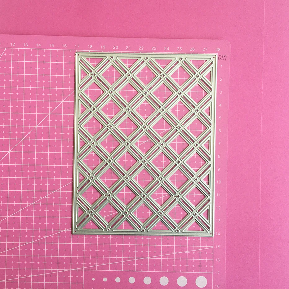 Альбом с прямоугольной сеткой для скрапбукинга вырезанные штампы оформление