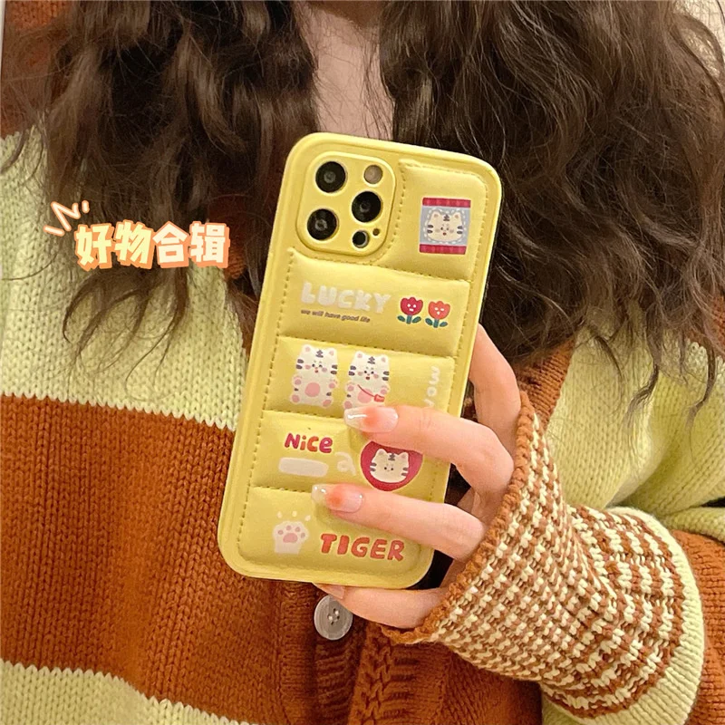 

Cartoon tiger yellow down jacket Apple 13 / 12promax case XR for iPhone 11 soft xsmax