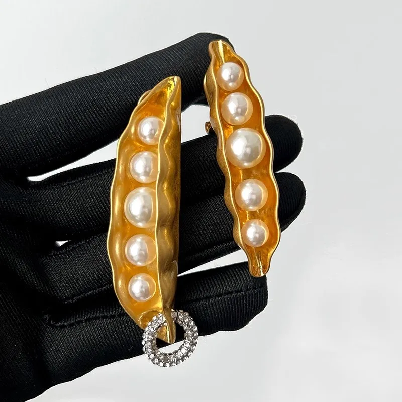 Новинка 2023 года асимметричные висячие серьги в форме горошка стиле панк золотого