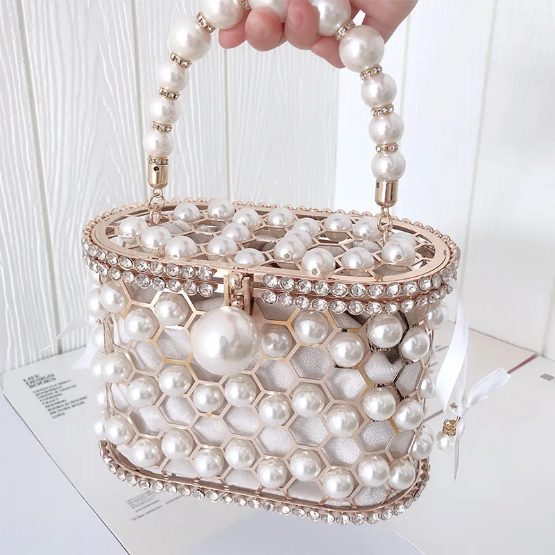 

Classy Metallic Hollow Wedding Evening Bags Unique Pearls Bride Handbag Luxury Metal Diamonds Party Hand Bag Cage Bags for Women