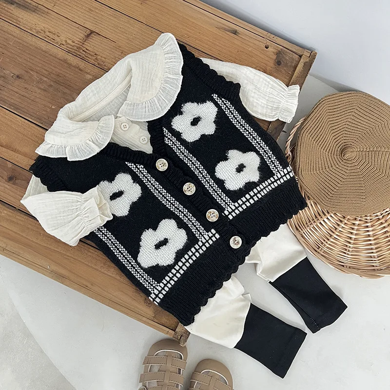 Baby Girl Retro Flower Embroidery V-neck Vest Autumn New Arrival Sleeveless Cardigan Toddler Girls Sweet All-match Solid Tops