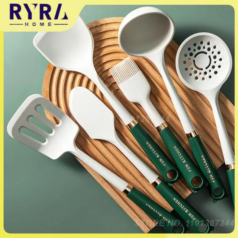 

Long Stemmed High Temperature Resistance Oil Brush Silicone Soup Spoon Kitchenware Set Non-stick Cookware Scraper Food Grade