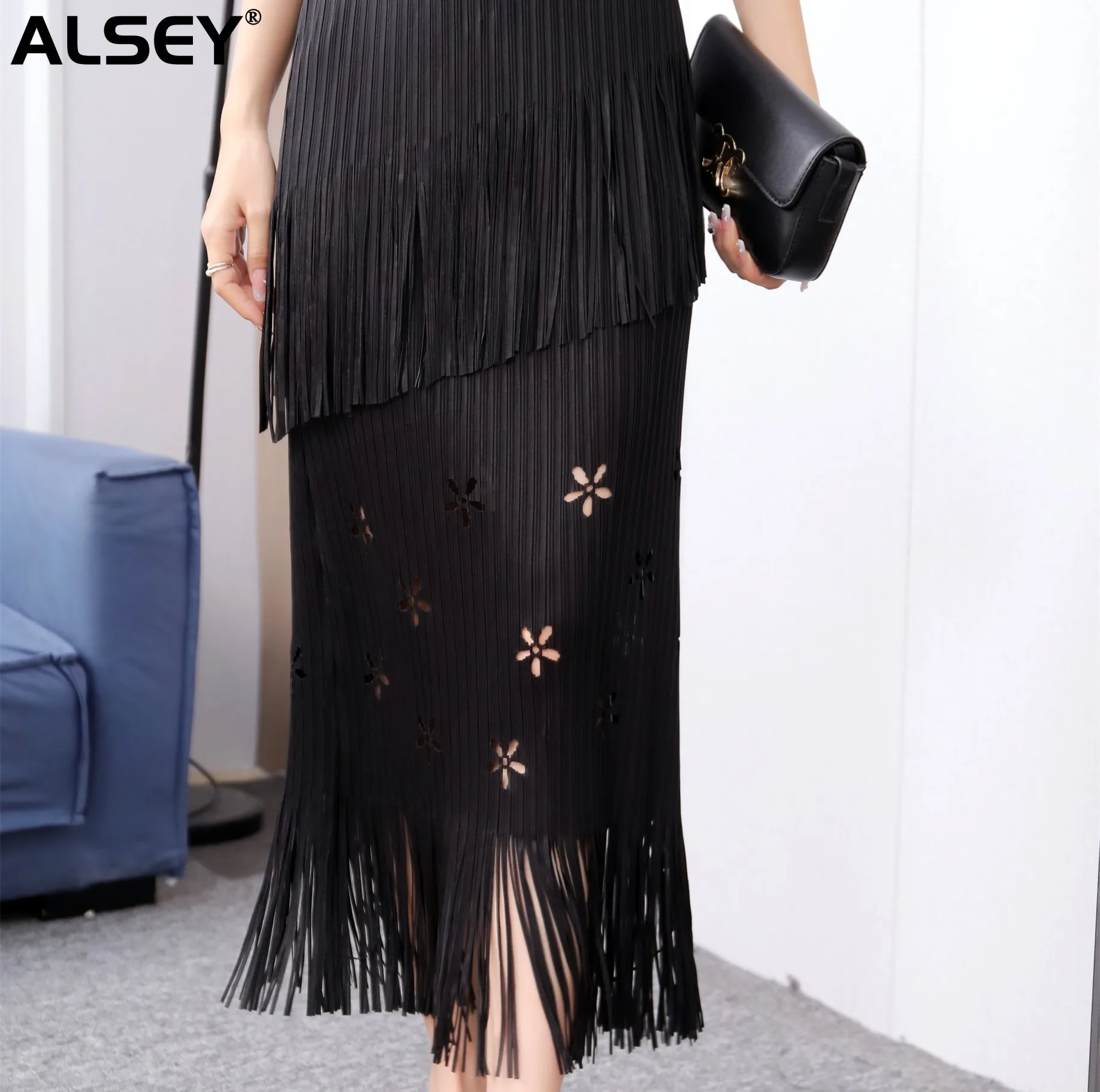 

Alsey 2023 Summer New Miyake Solid Color Elegant Fashion Tassel Short Skirt Women's Print Process Comfortable Short Skirt