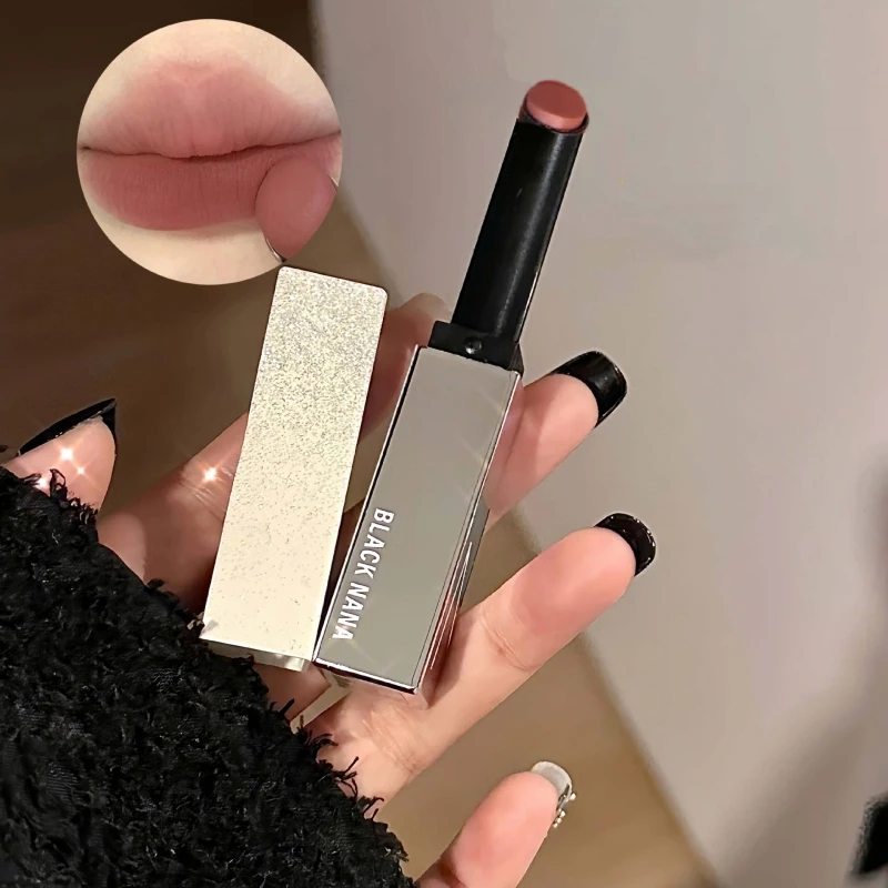 Рисунок 4 - Рождественская бархатная туманная помада Starry