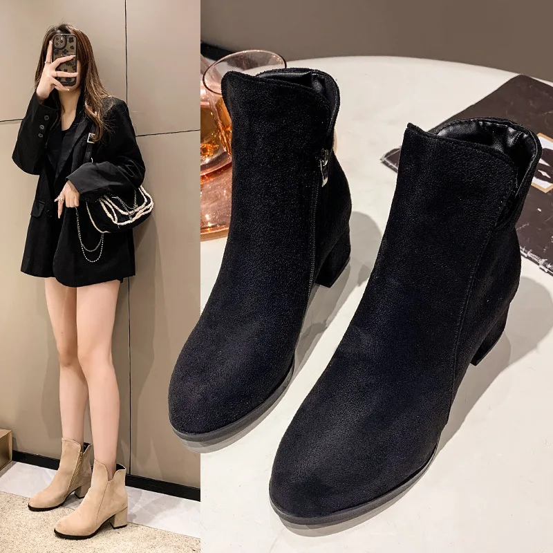 

Женские ботинки на молнии с острым носком, на резиновой подошве