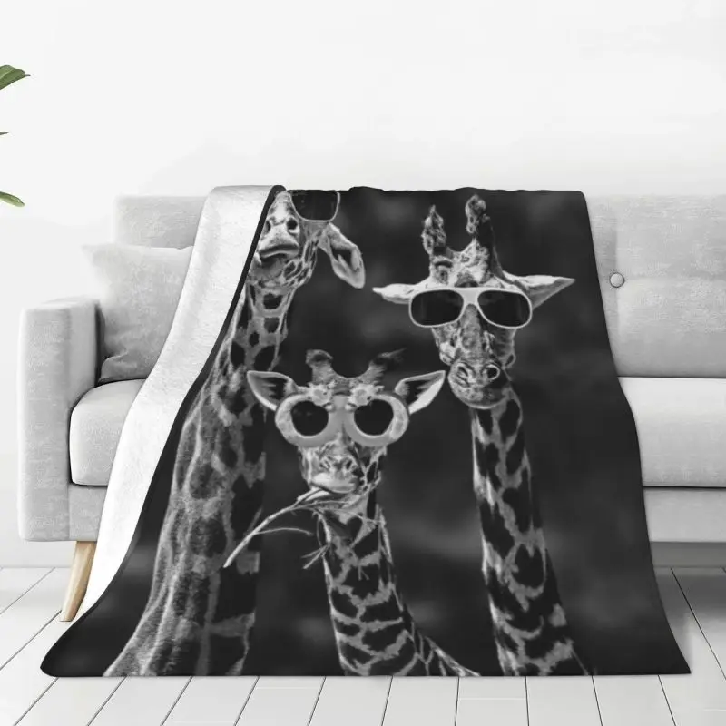 

3D Printed Funny Giraffe Blankets Breathable Soft Flannel Summer Sunglasses Animal Throw Blanket for Sofa Outdoor Bedding