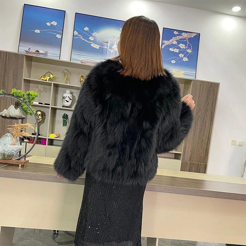 Женское короткое пальто с V-образным вырезом зимнее утолщенное в Корейском стиле