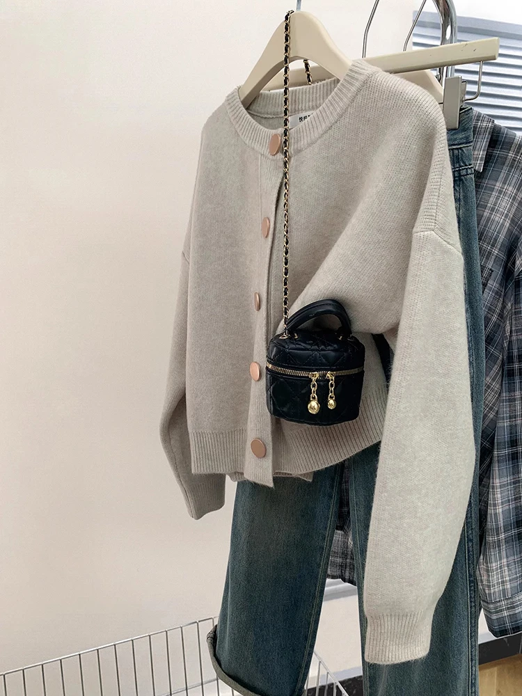 Женский вязаный кардиган с круглым вырезом однотонный простой однобортный