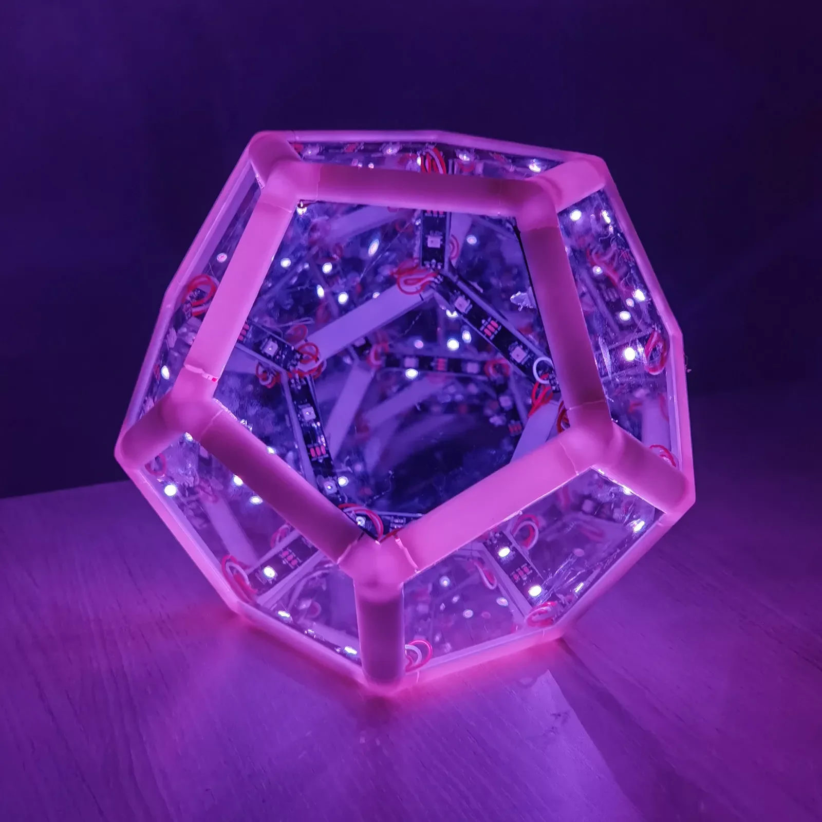 

Dodecahedron Color Art Light 3D Spiral Space LED Night Lamp USB Charging Projection Lamp Home Desktop Decoration Gift