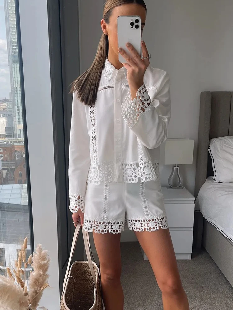 

Women 2022 spring New Sweet Fashion crochet splicing Blouses Vintage Long Sleeve Button-up Female Shirts Chic Tops