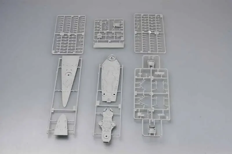 Trumpeter 1/700 05751 Комплект модели французского линкора Richelieu 1980.