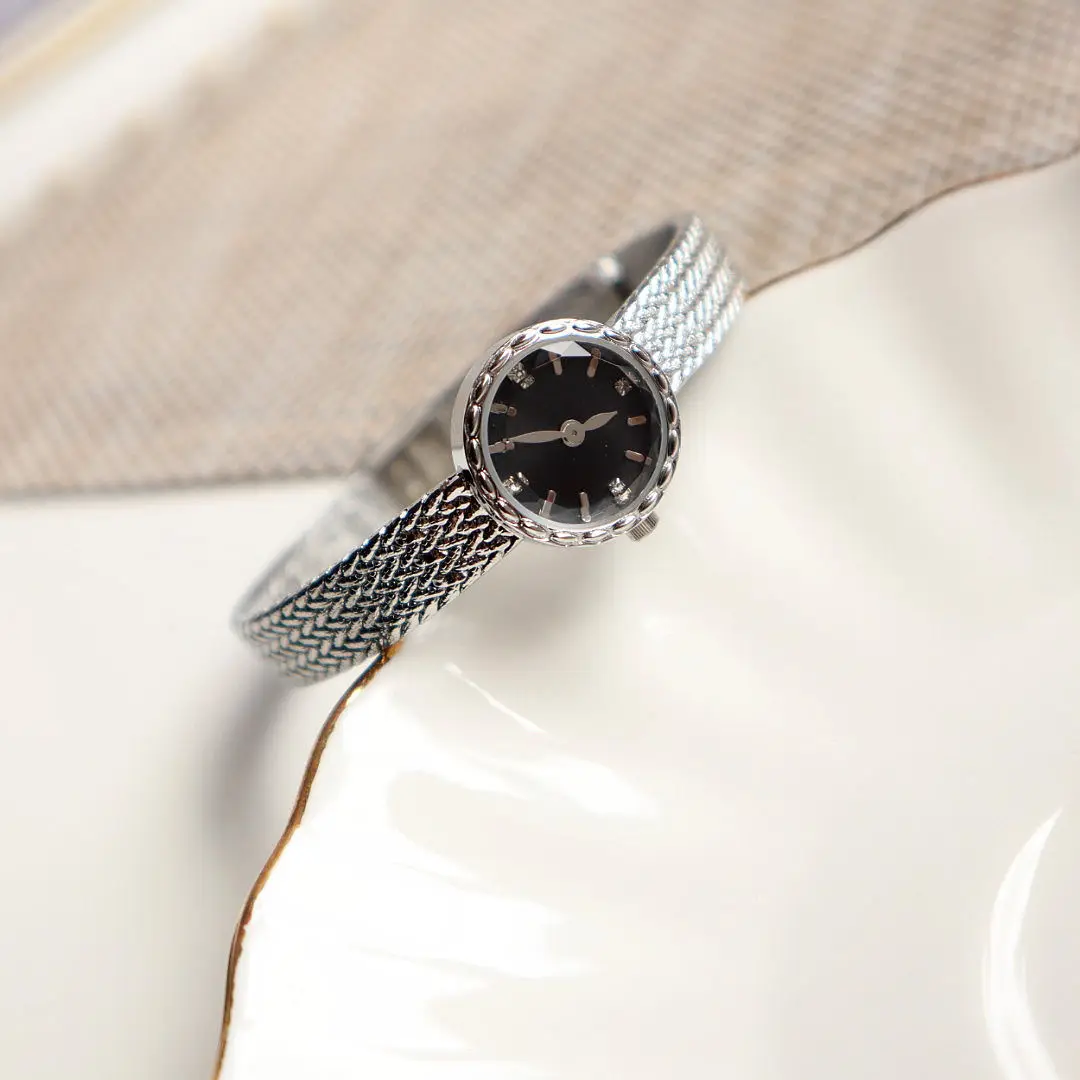 

High Quality Women Quartz Watch Vintage Small Dial Bracelet Buckle Sliver Gold Copper Band Watches Ladies Dress Gift Wristwatch