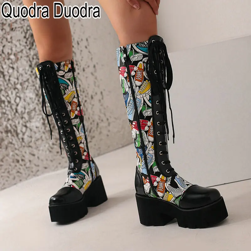 

Женские ботинки на толстой подошве, с круглым носком и кружевом, размеры до колена