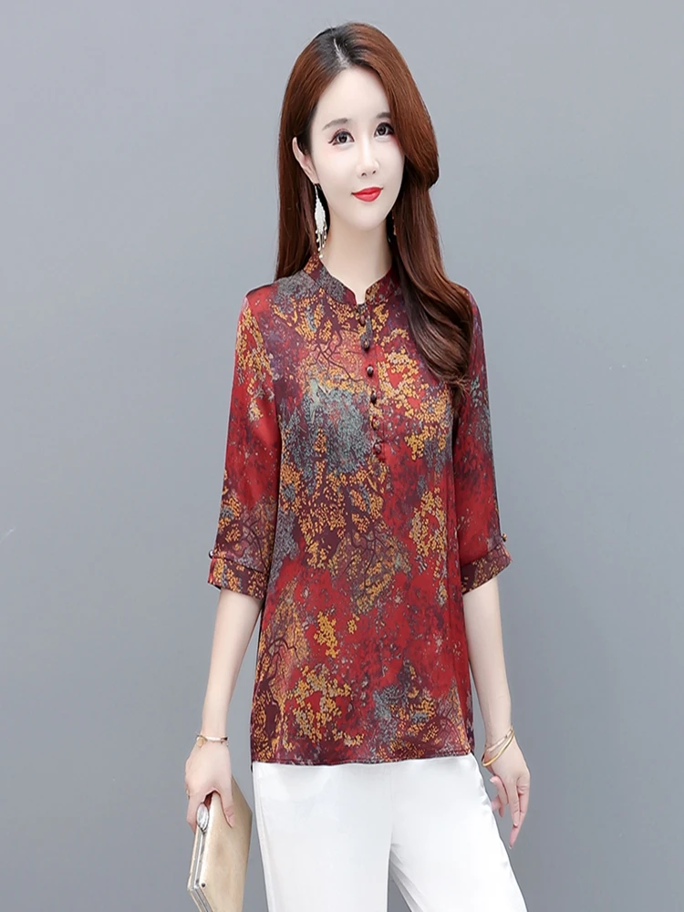 

Spring and summer women's printed silk 6 buckle top satin jacket 2022 women's five -point sleeve silk silk shirt