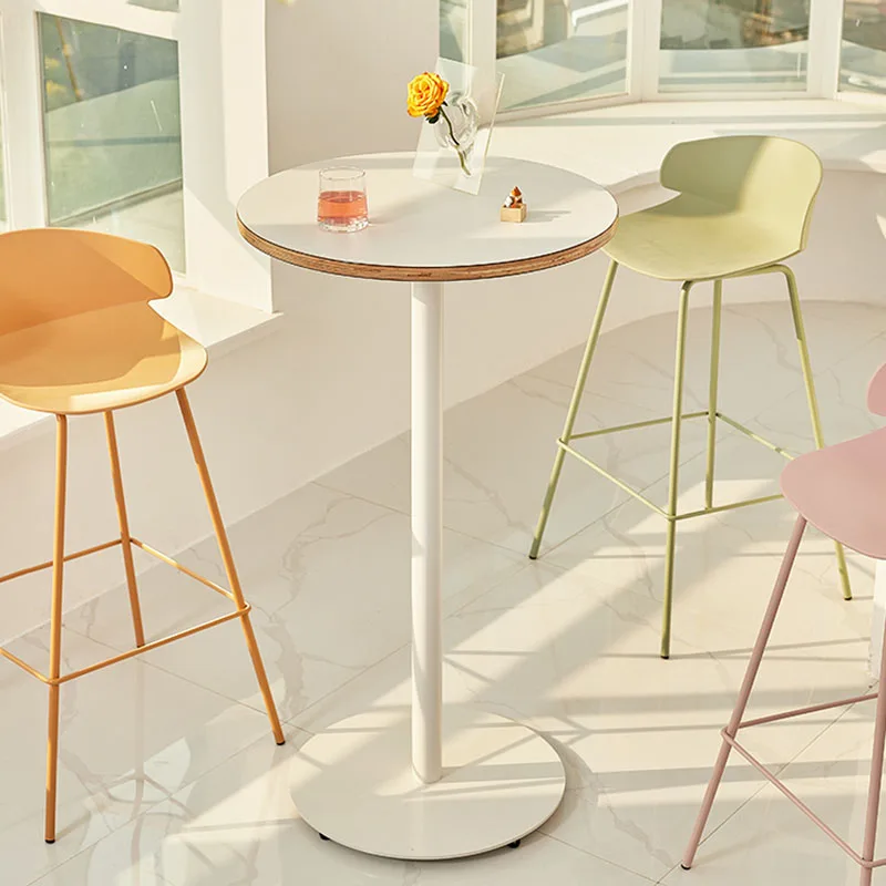 Рисунок 3 - Деревянные круглые журнальные столики