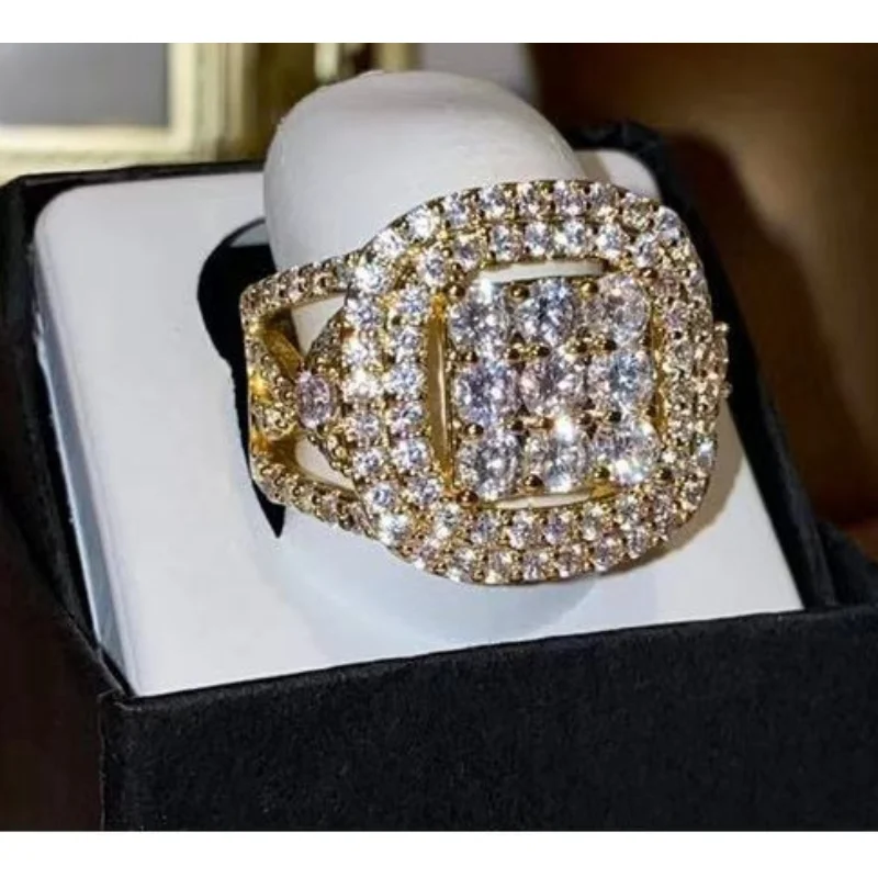 

Sell temperament fashion full diamond hollow square ring.