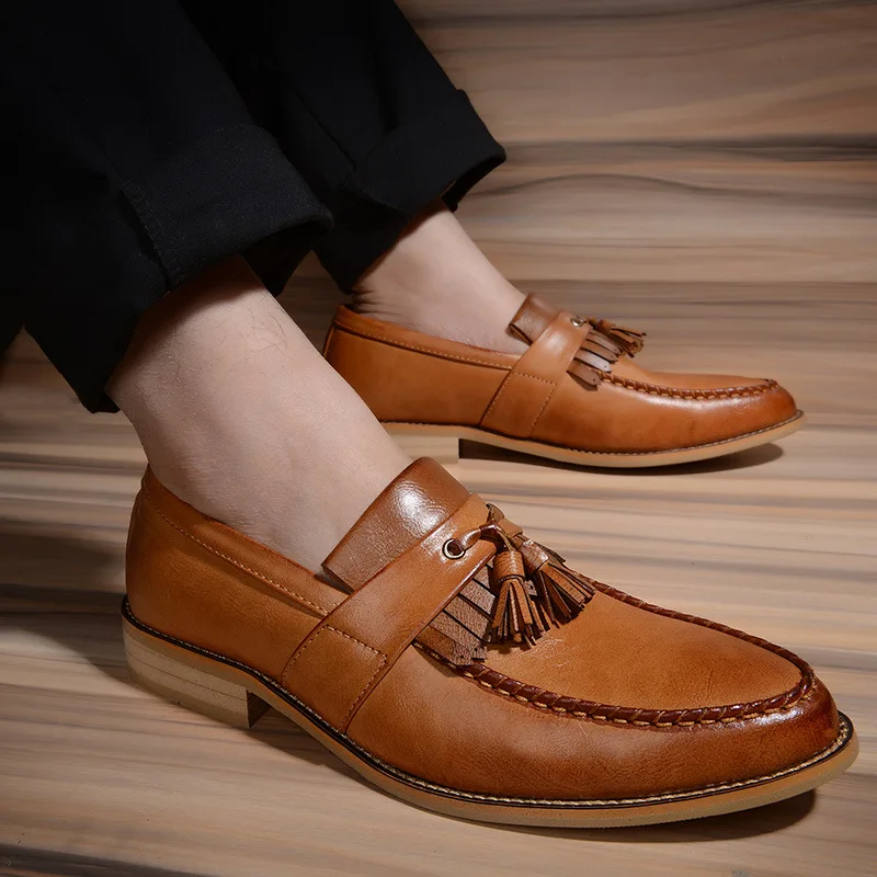 

Vintage Casual Men Shoes Leather High Quality Formal Dress Shoes Loafers Business Wedding Tassel Brogue Shoes Casual Flats