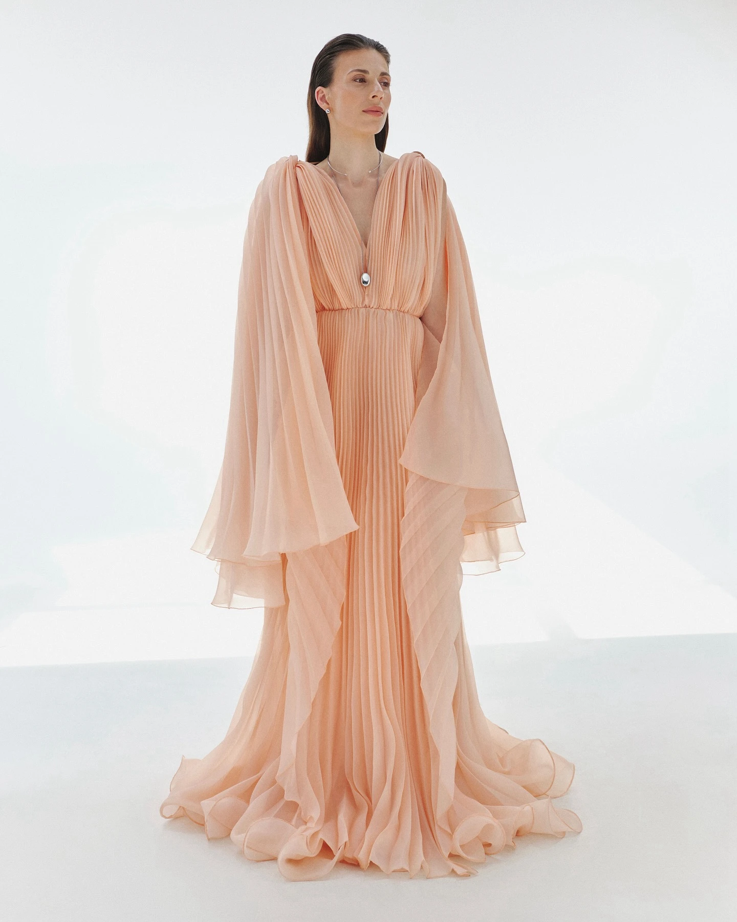 Сказочное вечернее платье для выпускного вечера с длинными рукавами и глубоким