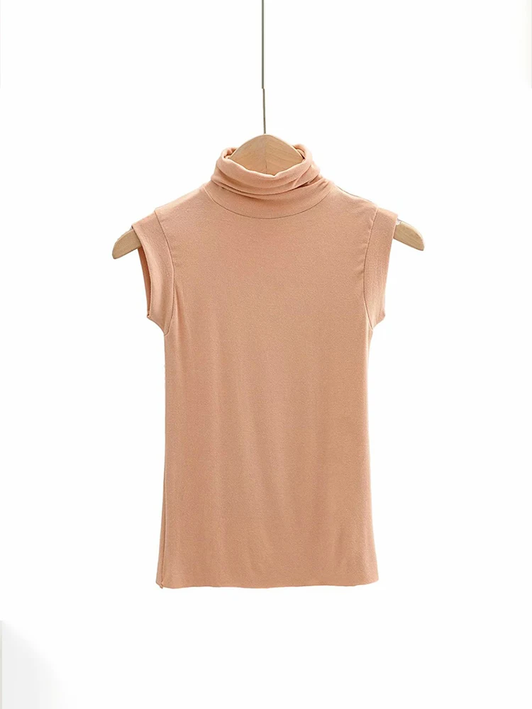 Женская футболка без рукавов с высоким воротом и рулонным вырезом