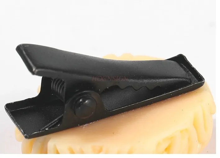 Креативная имитация зажима для волос в виде лапши быстрого приготовления брошь