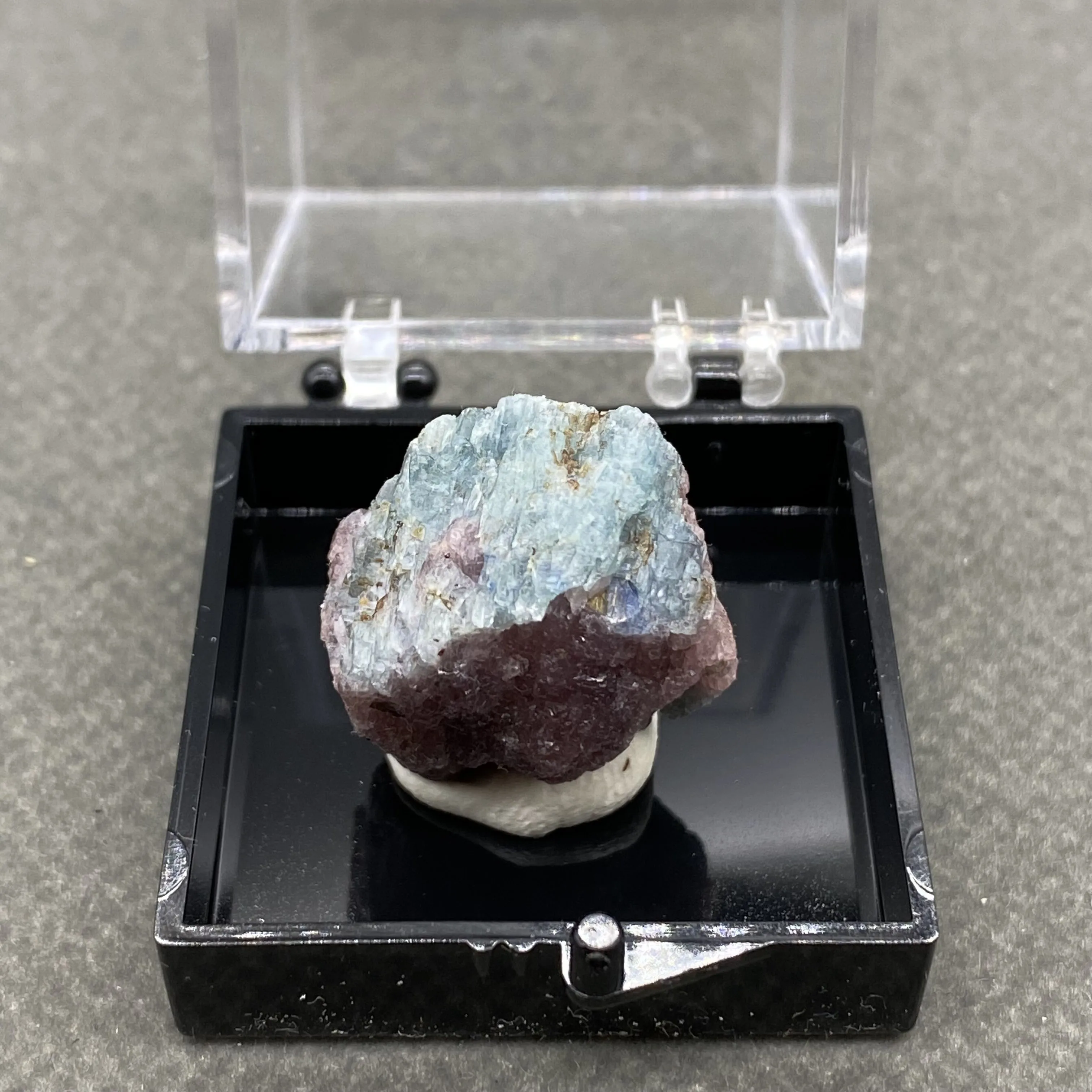 

Рубин и аквамарин, TEGSTGKW