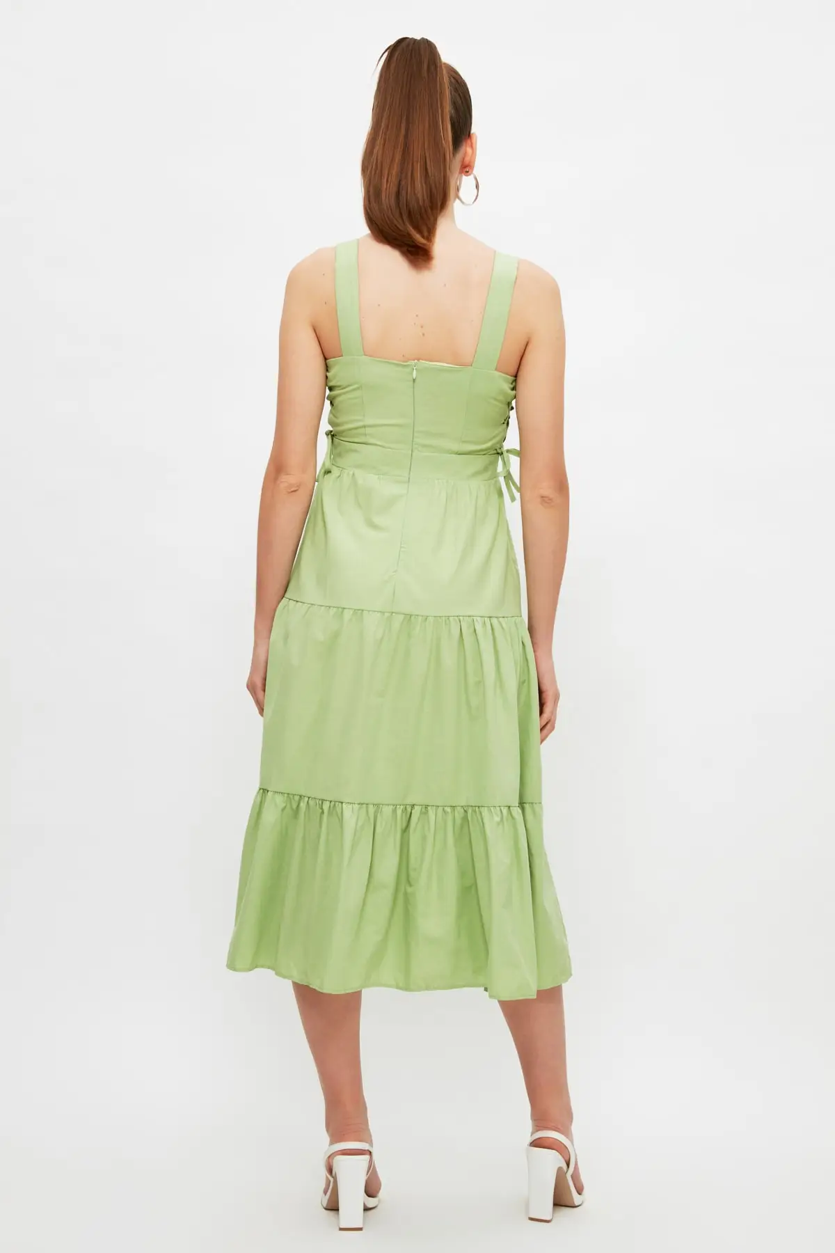 

Trendyol Pendant Flounces Lacing Detail Dress TWOSS21EL2803