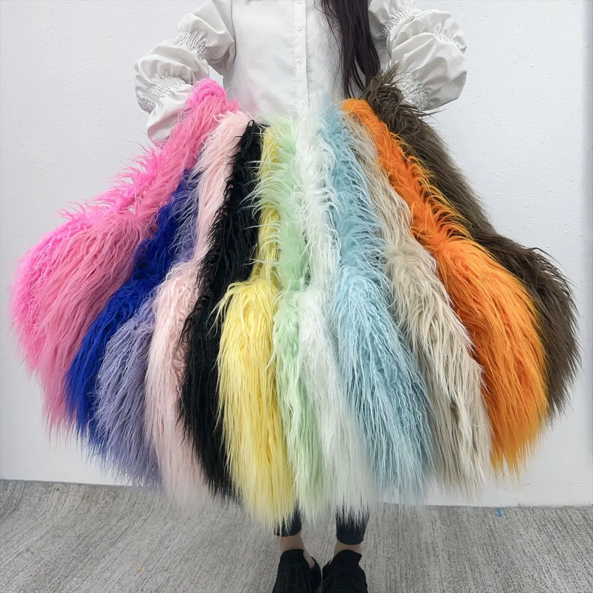 Fashion Heart Shaped Faux Fur Bag Soft Fluffy Plush Women Shoulder Bag Mongolian Fur Handbags Designer Bags for Women 2023 Tote