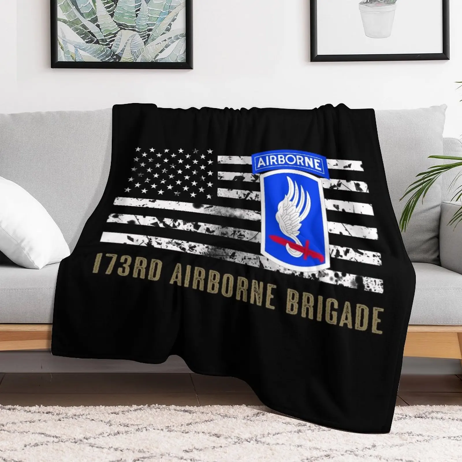 173-я бригада отбрасывающаяся воздухом (распущенный флаг) плед на диван теплые