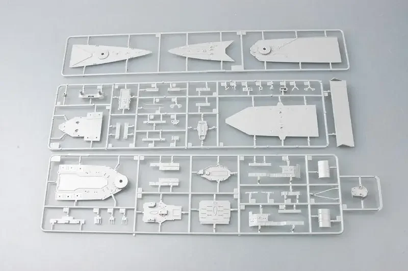 Trumpeter 1/700 05764 HMS Battle Cruiser Renown 1942 Комплект сборки модели
