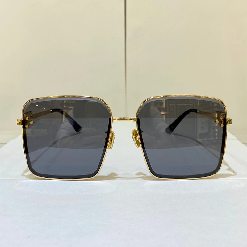 2023 top quality Square frame sunglasses men's fashion catwalk new fashion trend glasses