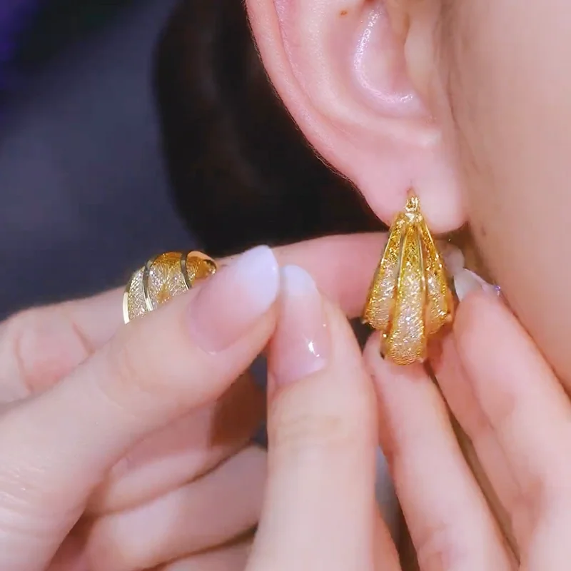 Серьги-кольца женские с инкрустацией из кристаллов циркония большие круглые