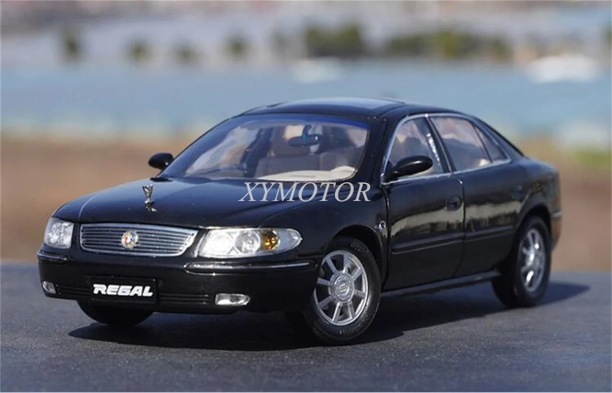 

1/18 For GM Buick Regal 1st Metal Diecast Model Car Toys Hobby Gift Black/White/Silver Ornaments Collection Display