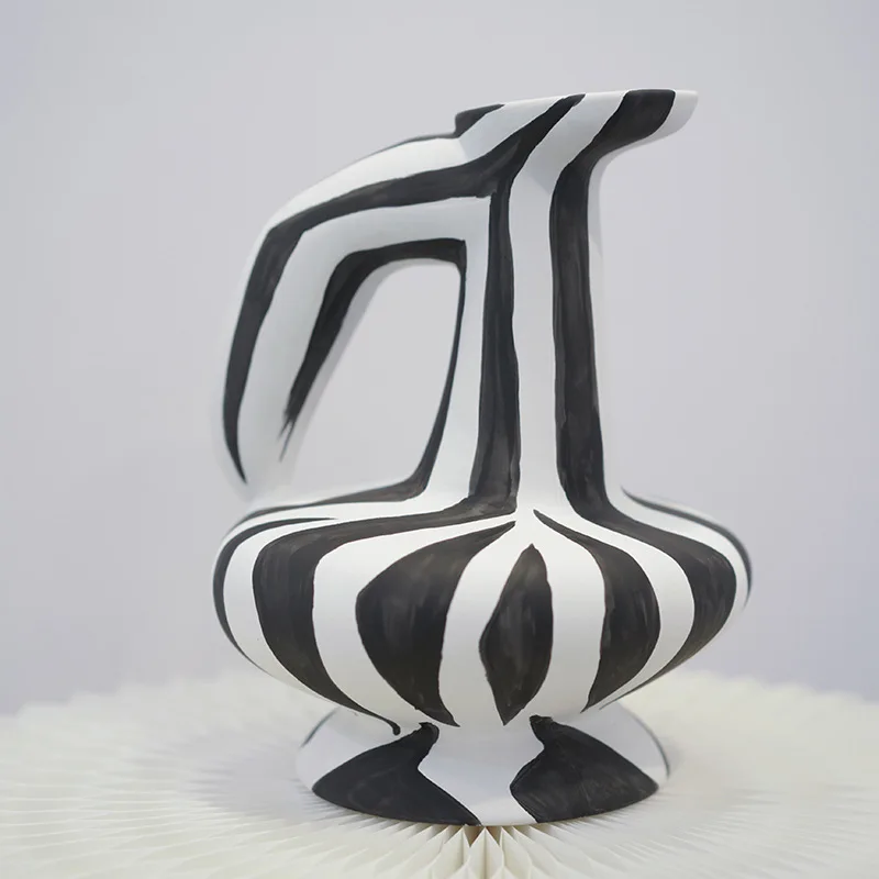 

Creative Geometry Black White Stripe Ceramic Vase Shaped Flower Arrangement Art Ornament Living Room Decoration Home Decoration