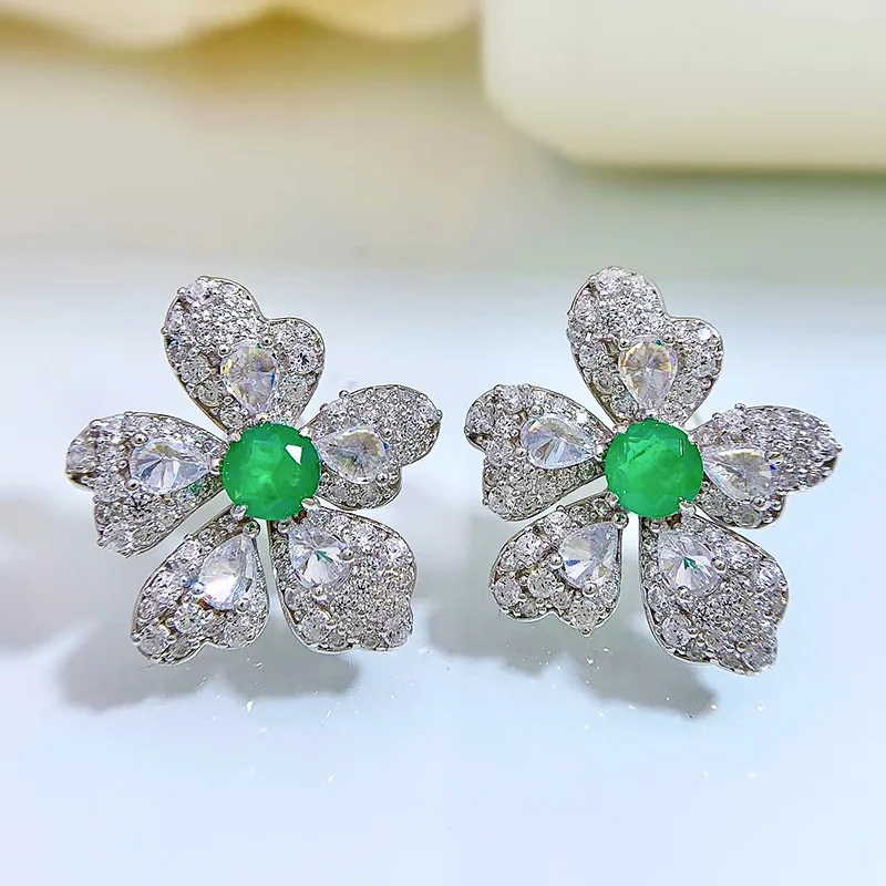 

Серьги из серебра 925 пробы с изумрудами и фианитами, в европейском и американском стиле
