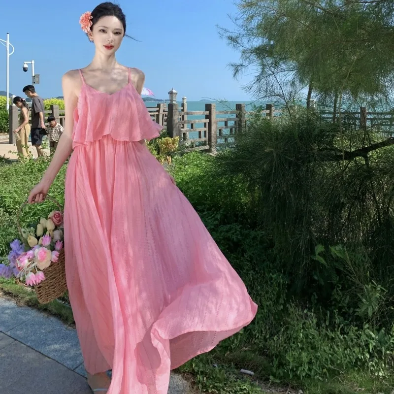 Розовое платье на бретельках для отпуска женское путешествий в Таиланде