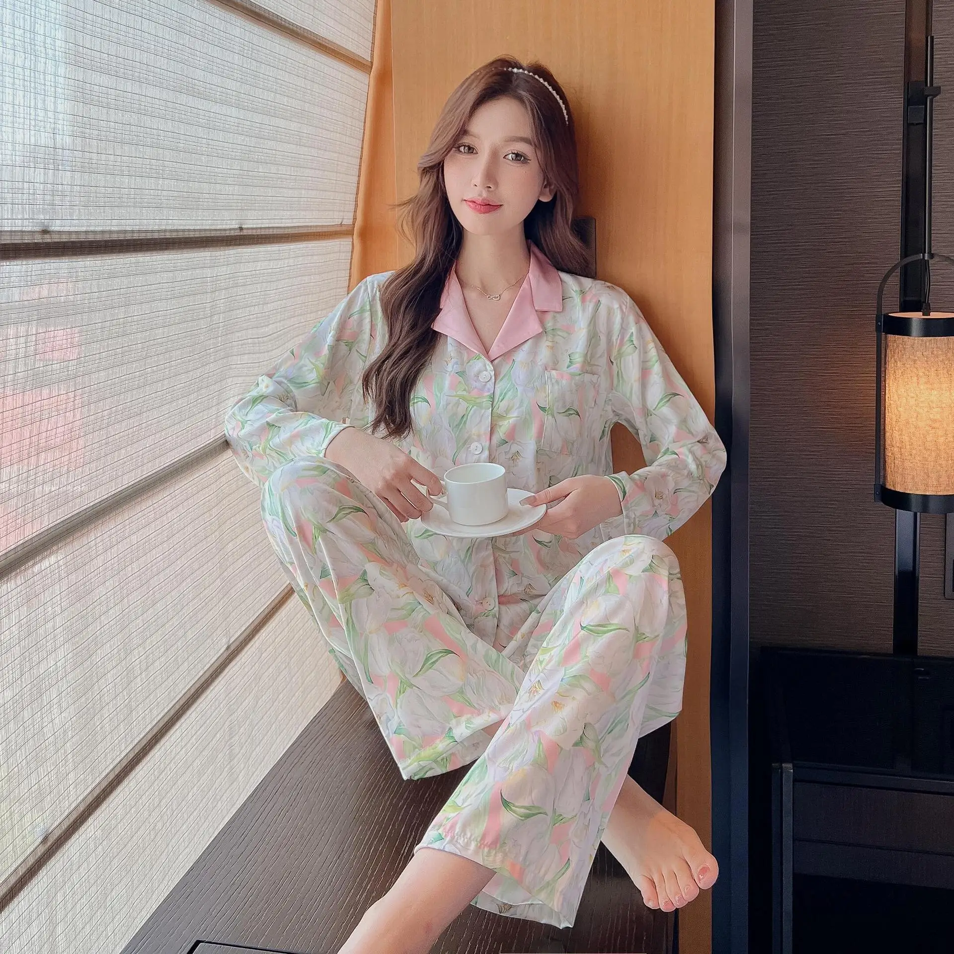 Tulip oil painting, flowers, moonlight, silk, romantic and lovely breathable ice silk, wearable pajama set