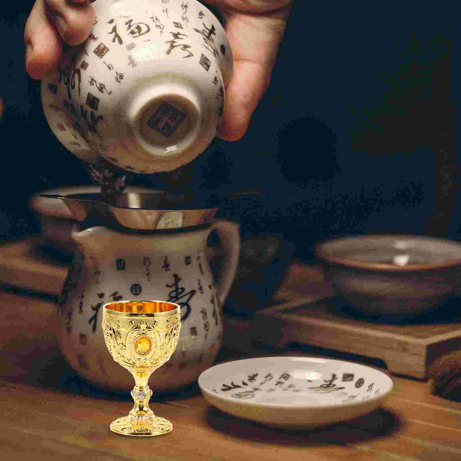 Shot Glass Европейская элитная чашка 30 мл Белые ретро (золотые) Дорожные чашки Святая