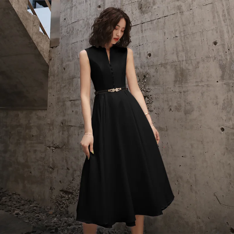 Женское атласное вечернее платье цвета шампанского с бантом | Тематическая