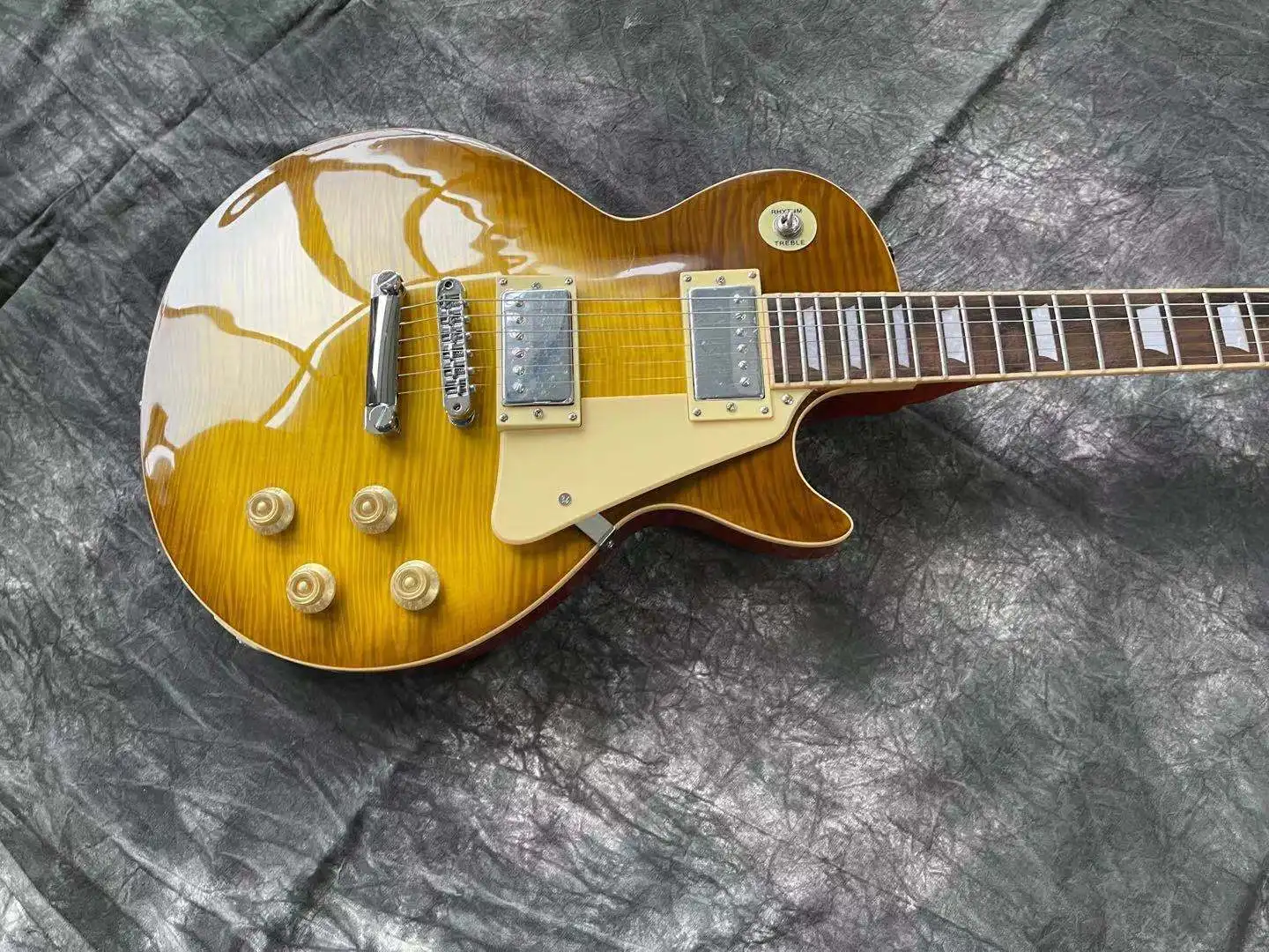 

Стандартная электрическая гитара Tiger Flame Top BodyTune-o-Matic Bridge