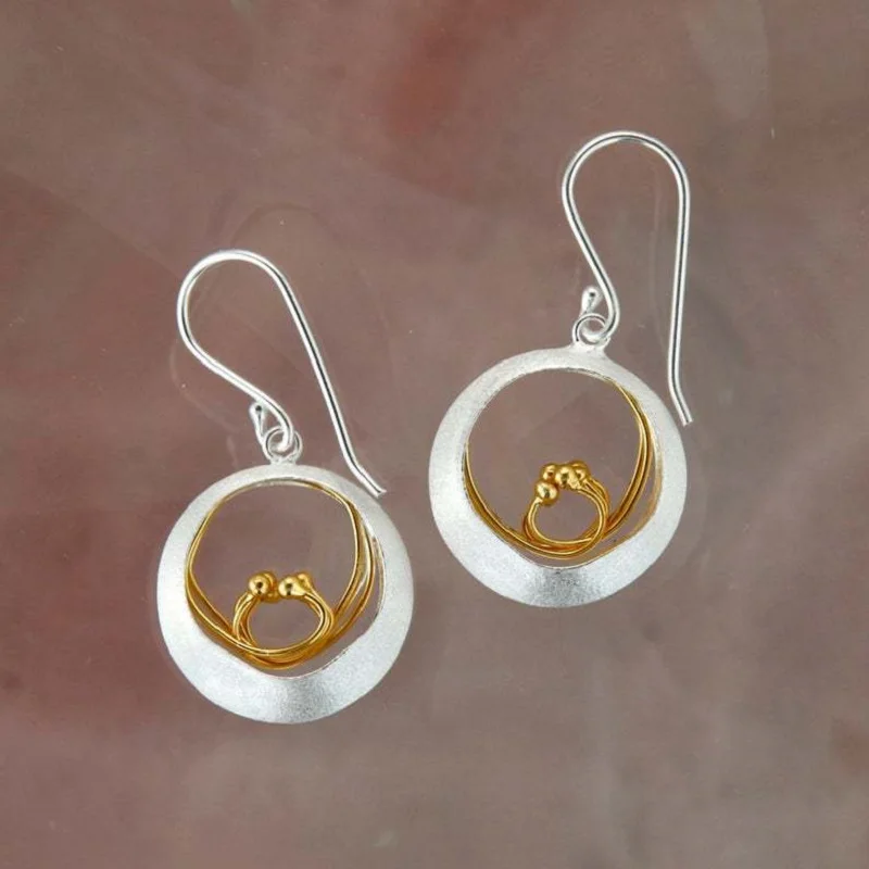 Simple Temperament Women Geometric Flower Separation Short Round Earrings Ear Hook Fashion Metal Hollow Round Earring Jewelry