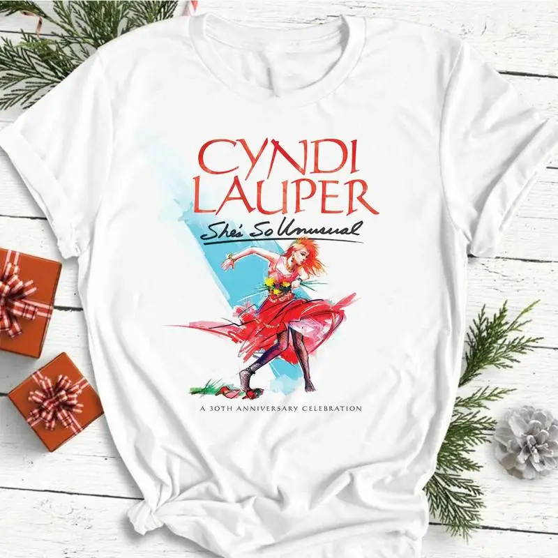 Фото Футболка унисекс к 30-летию Cyndi Lauper, модель She's So Unusual Fun, все размеры, E427 №1